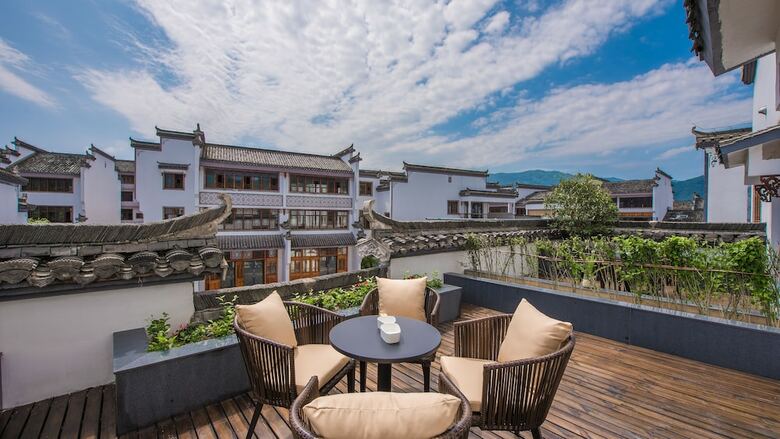 Posada Floral Hotel Huangshan Art Town