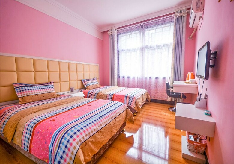 Fenghuang Joy Riverview Hotel