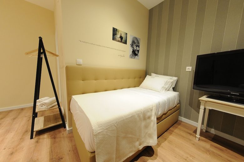 Hotel Naya - Downtown Guesthouse