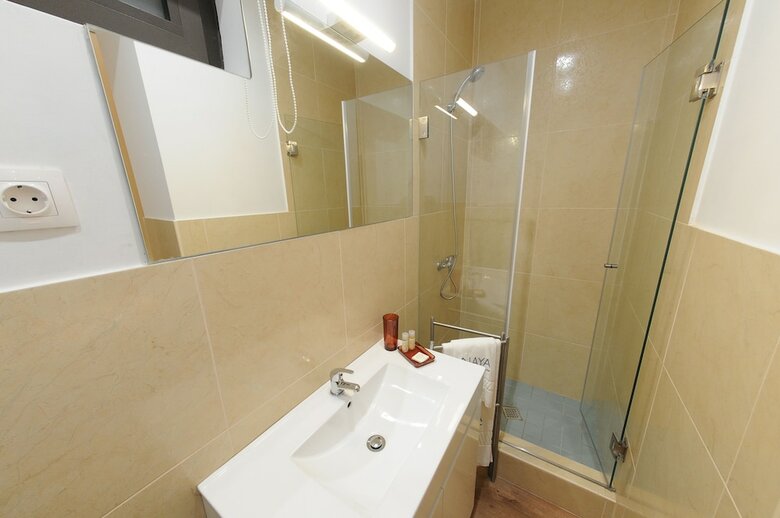 Hotel Naya - Downtown Guesthouse
