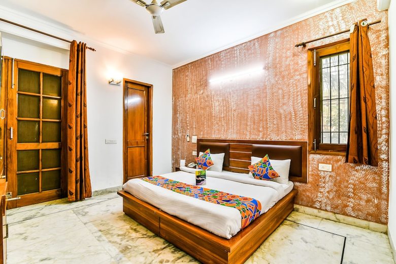 Hotel Fab Residency