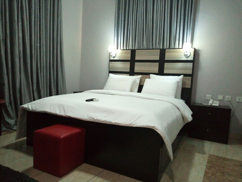 Hotel Somerset Suites