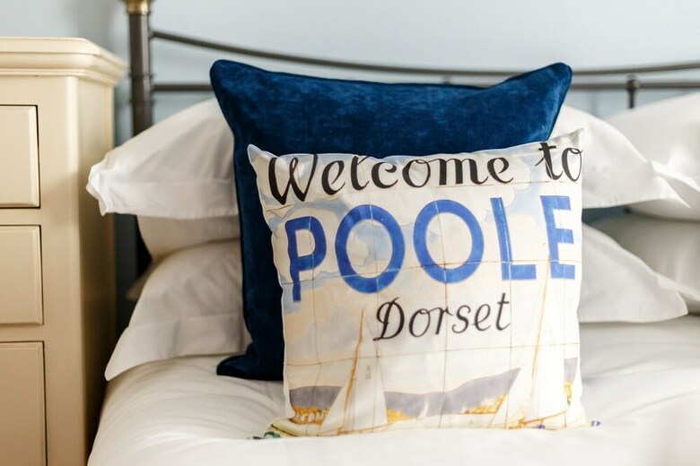 Mojo, Poole