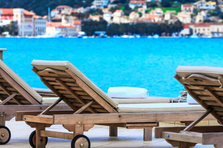 Apartments Donna With Sea View