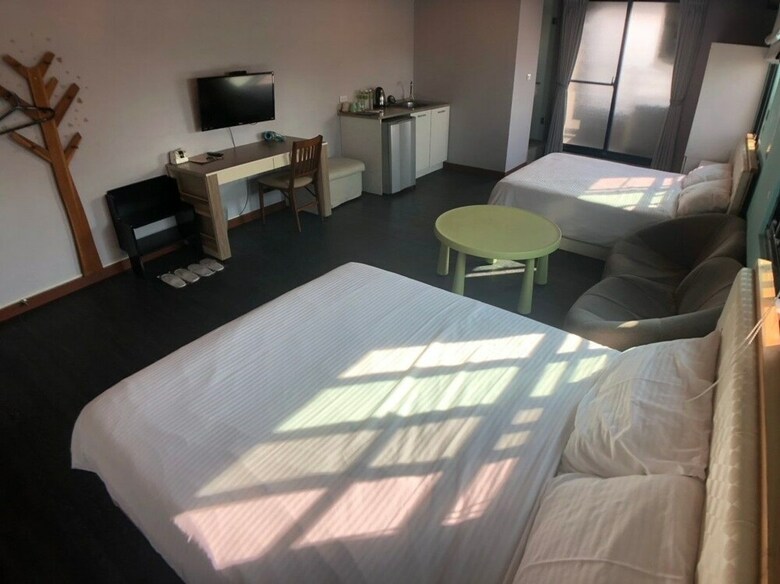 Hotel Traveller.story