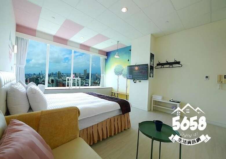 85 Eagle Hotel