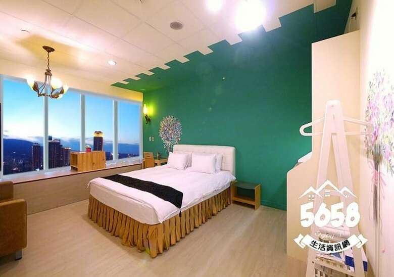 85 Eagle Hotel