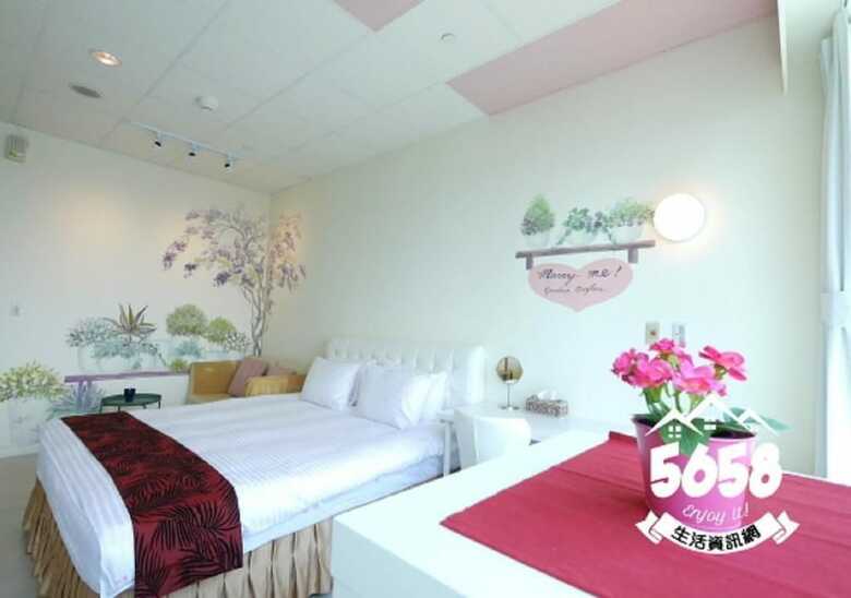 85 Eagle Hotel