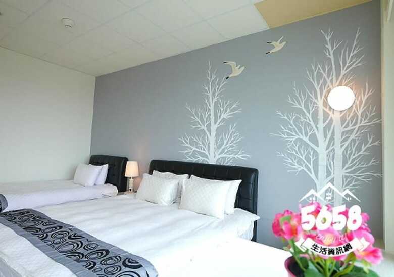 85 Eagle Hotel