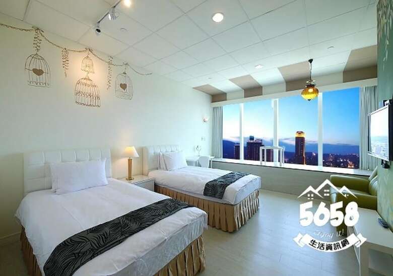 85 Eagle Hotel