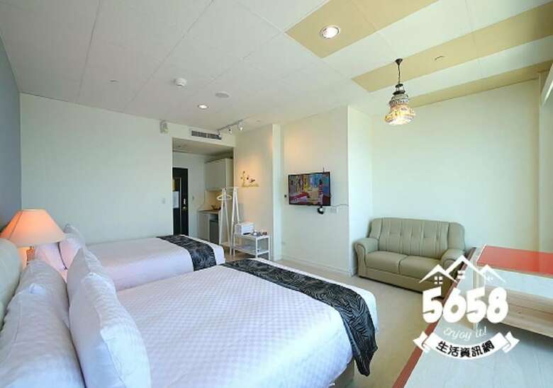 85 Eagle Hotel