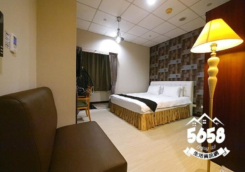 85 Eagle Hotel