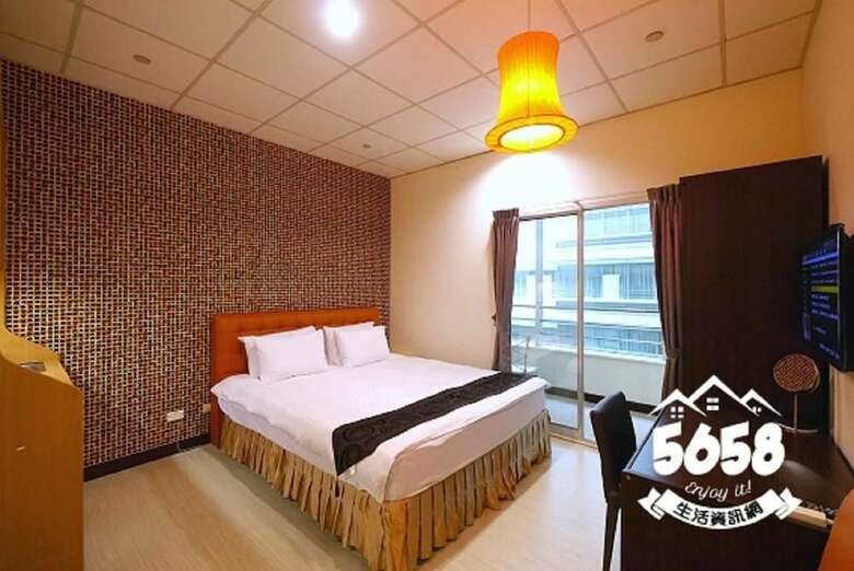 85 Eagle Hotel
