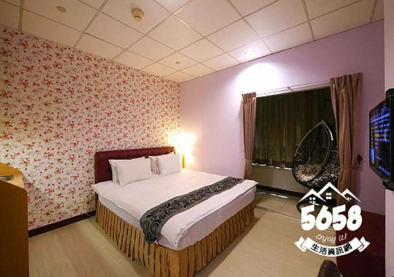 85 Eagle Hotel