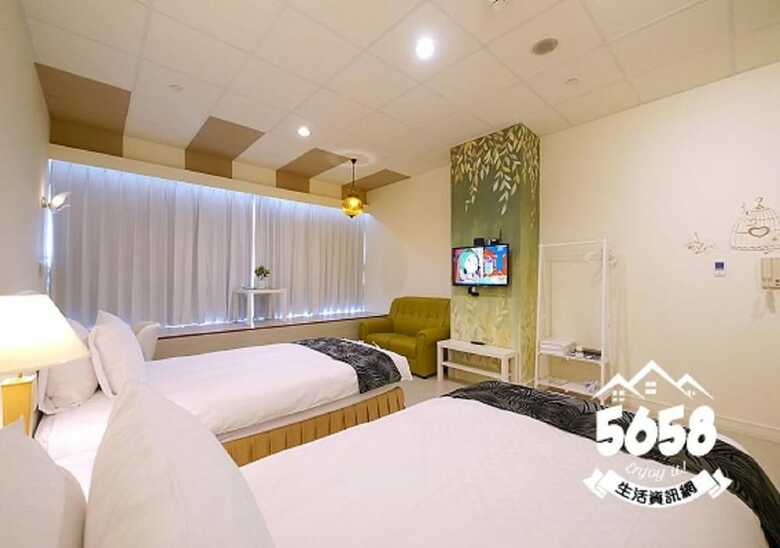 85 Eagle Hotel
