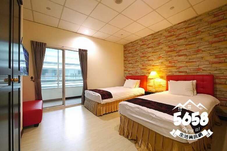 85 Eagle Hotel