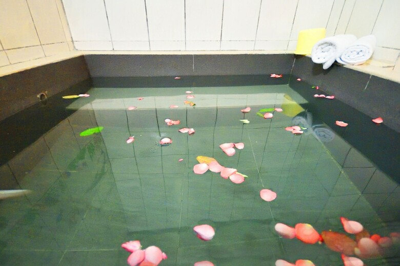 Lei Zhiben Hot Spring