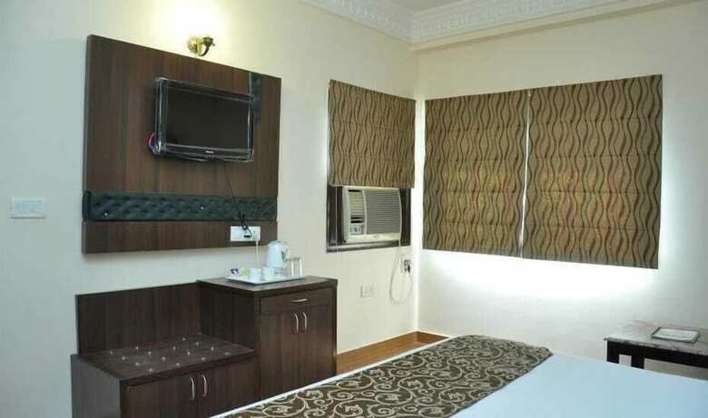 Hotel Empire Regency