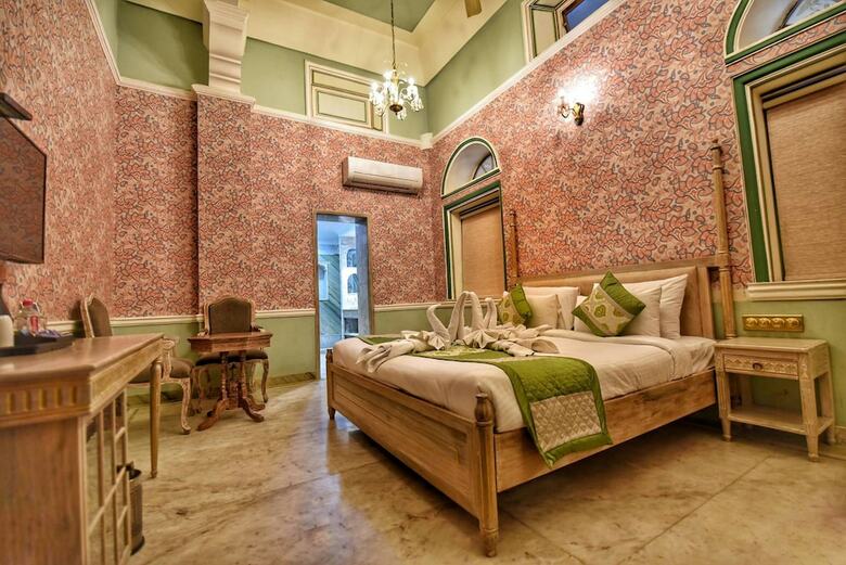 Nirbana Palace-a Heritage Hotel