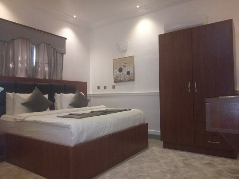 Hotel Saabhi's Place
