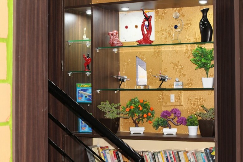 Hotel Arra Transit