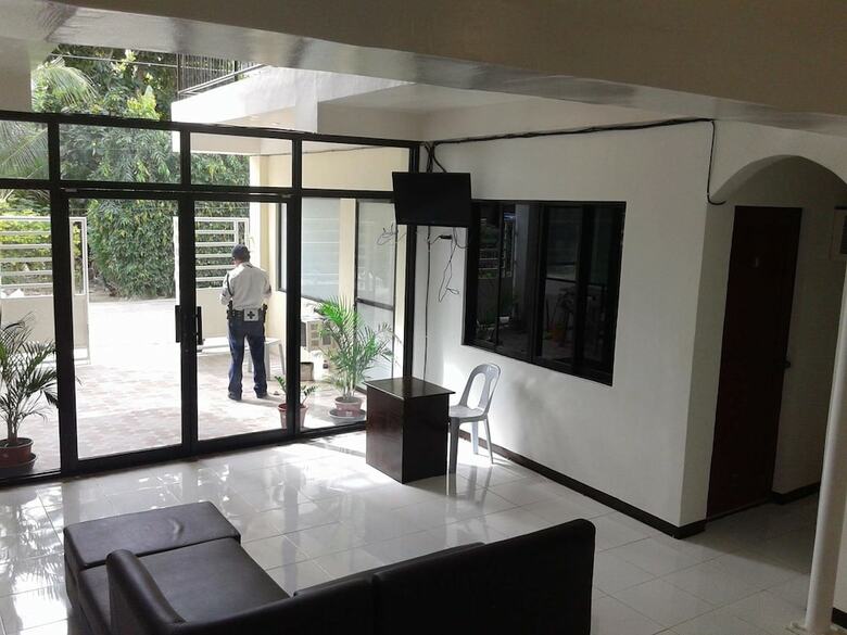 Hotel Luna Oslob Travellers Inn