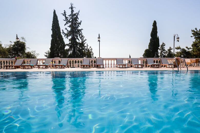 Niki Apartments