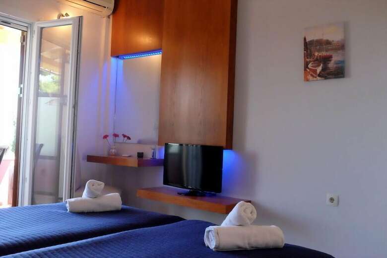 Niki Apartments