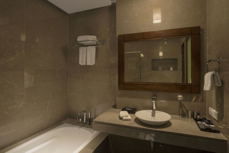 Hotel Zone By The Park Kolkata