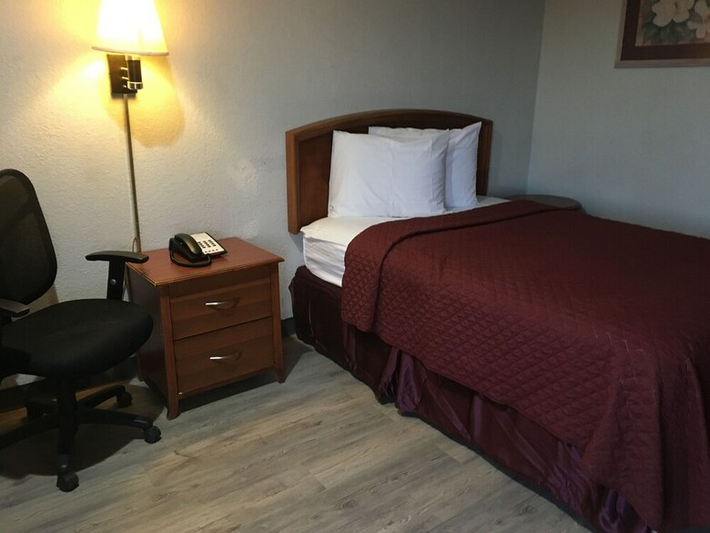 Hotel Colonial Inn