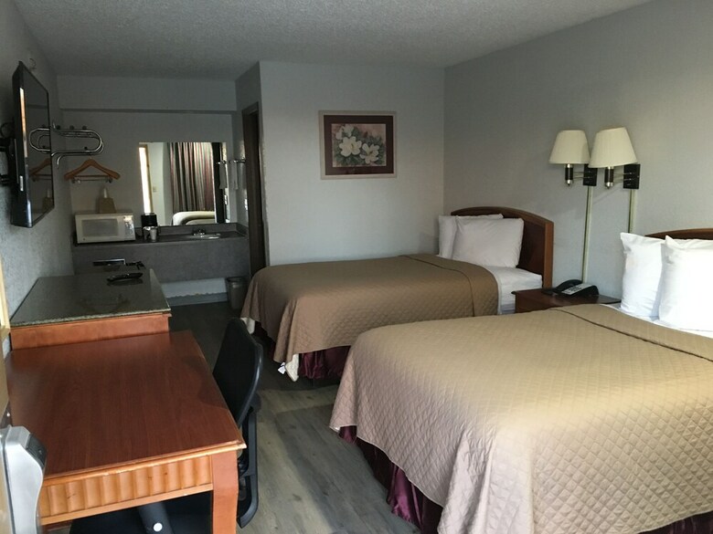 Hotel Colonial Inn