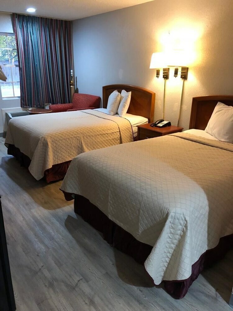 Hotel Colonial Inn