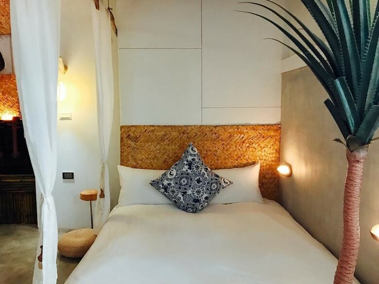 Fas Glass House B&B