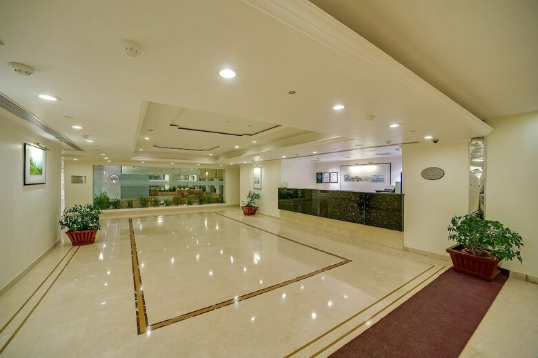 Hotel Royal Sarovar Portico