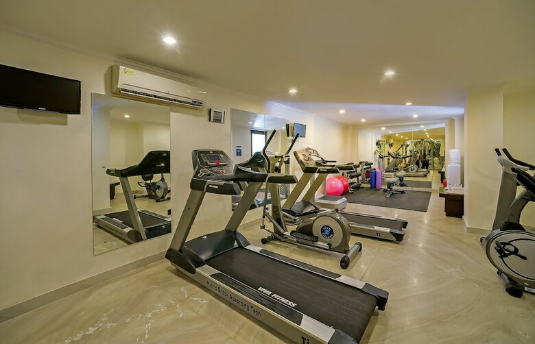 Hotel Royal Sarovar Portico