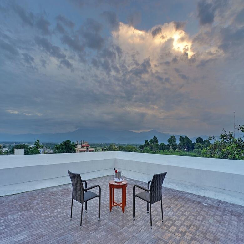 Hotel Royal Sarovar Portico
