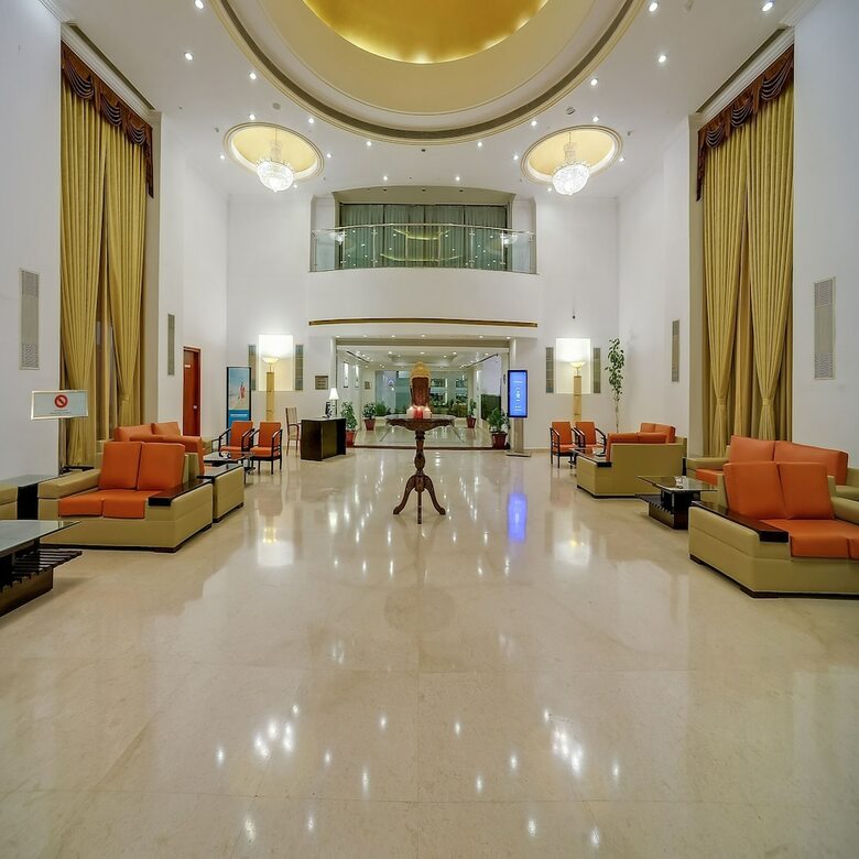 Hotel Royal Sarovar Portico