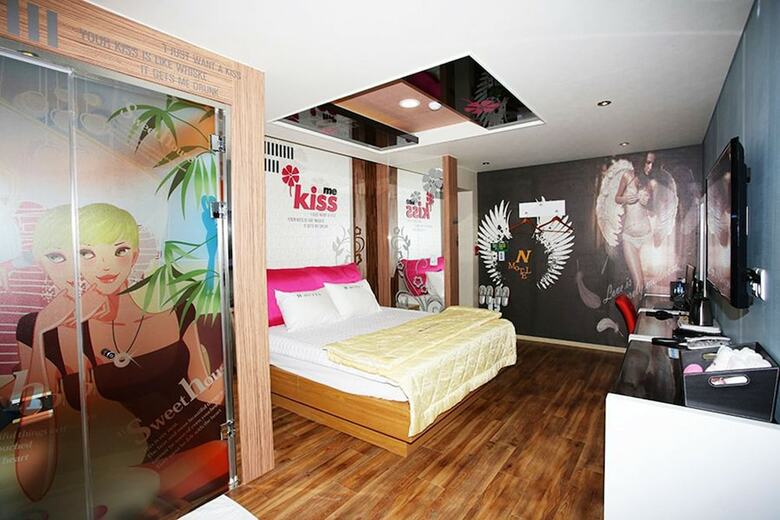 Hotel N Motel