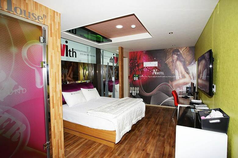 Hotel N Motel