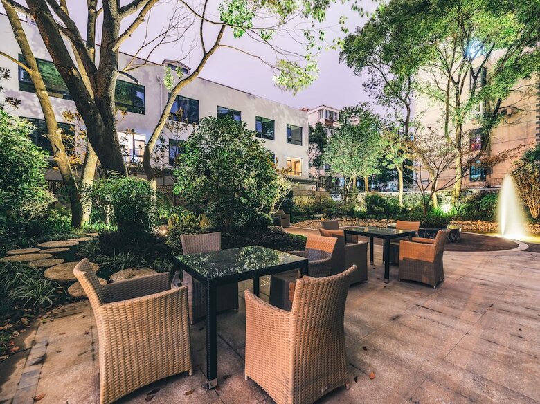 Atour Hotel Renmin Ave Linping Hangzhou