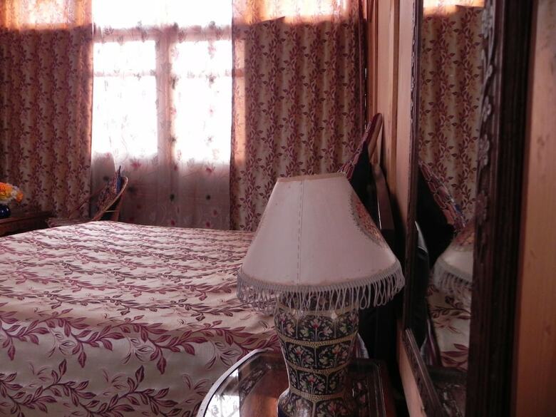 Shabrose Heritage Houseboats