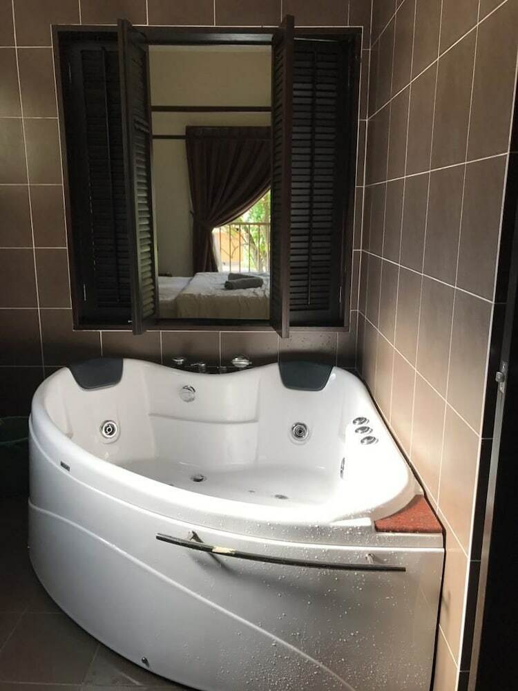 Hotel Gold Coast Marib Comfy Studio