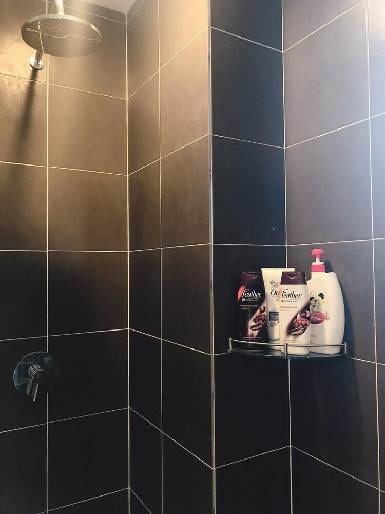 Hotel Gold Coast Marib Comfy Studio