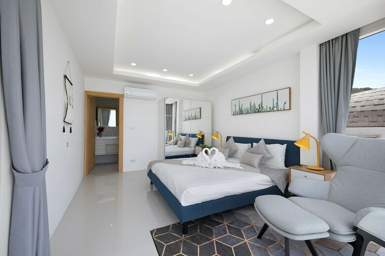 4 Bedrooms Sea View Villa Galaxy