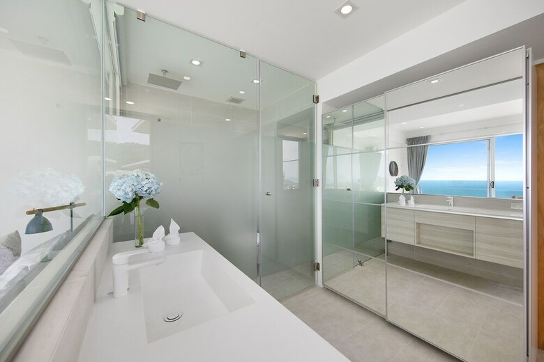 4 Bedrooms Sea View Villa Galaxy