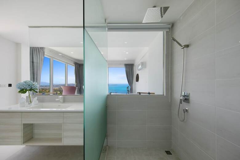 4 Bedrooms Sea View Villa Galaxy