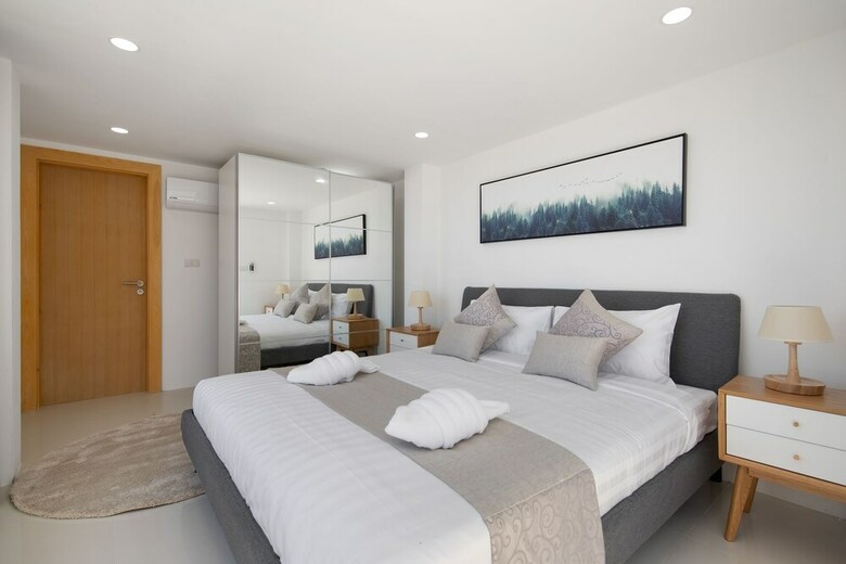 4 Bedrooms Sea View Villa Galaxy