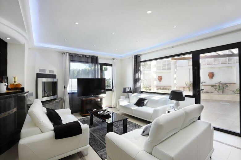 Dream Villa In Albir