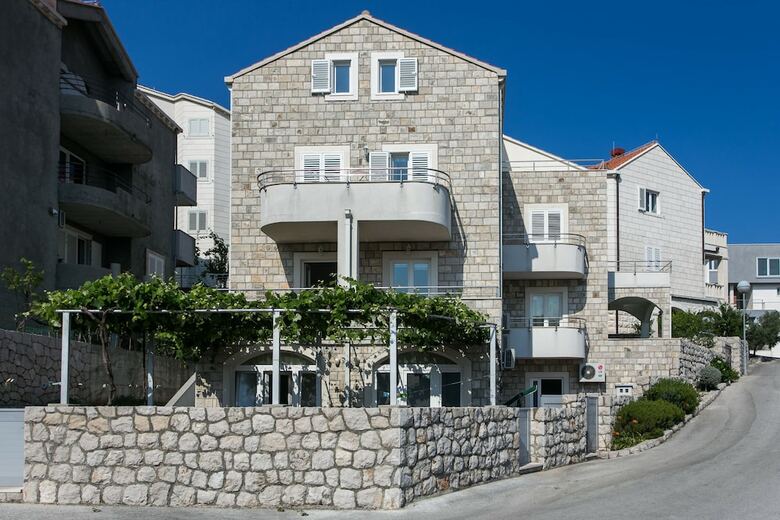 Apartments Angie
