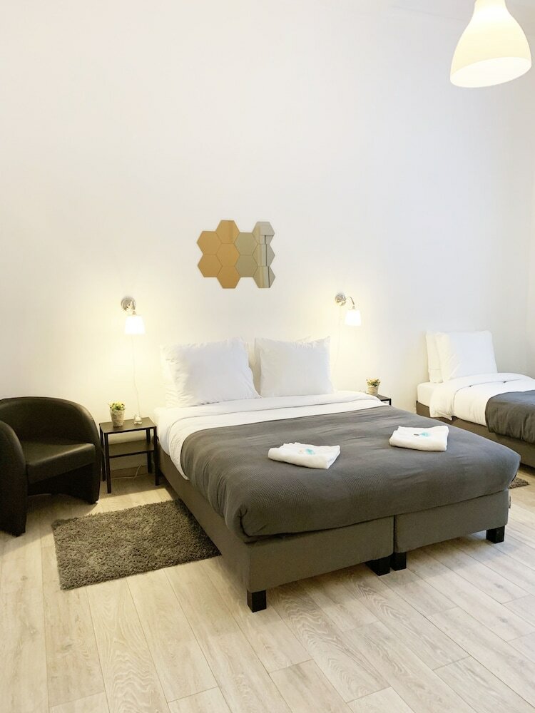 Hotel The Hive Rooms